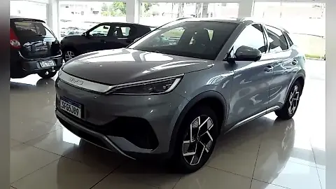 Foto de um byd yuan plus