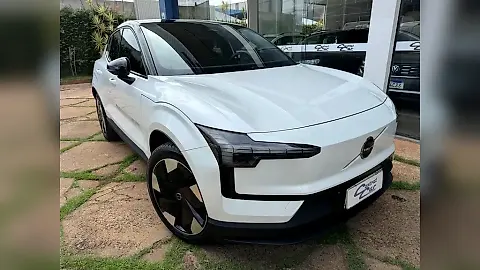 Foto de um volvo ex30