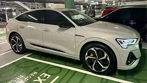 Foto de um audi e-tron sportback