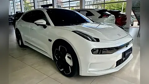 Foto de um zeekr 001