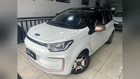 Foto de um jac e-js1