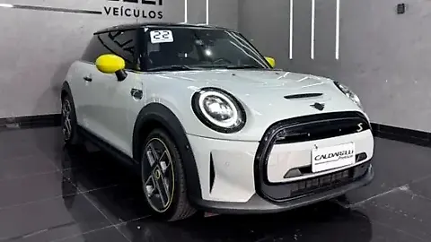 Foto de um mini cooper se