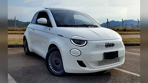 Foto de um fiat 500e
