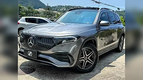 Foto de um mercedes eqb 350 4matic suv