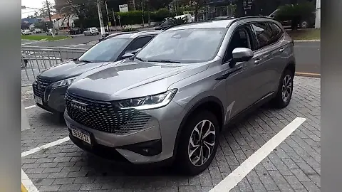 Foto de um gwm haval h6 plug-in hybrid