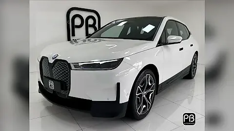 Foto de um bmw ix