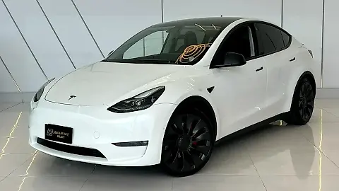 Foto de um tesla model y