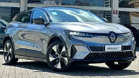 Foto de um renault megane e-tech electric
