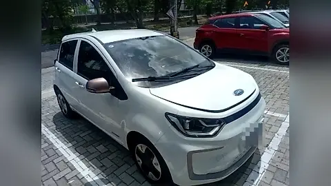 Foto de um jac e-js1