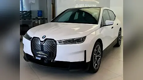 Foto de um bmw ix