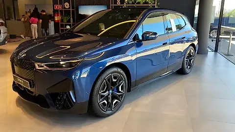 Foto de um bmw ix