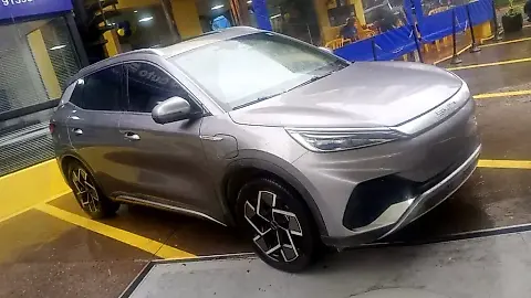 Foto de um byd yuan plus