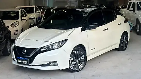 Foto de um nissan leaf