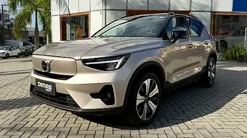 Foto de um volvo xc40 recharge