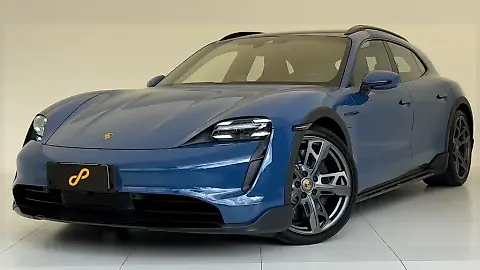 Foto de um porsche taycan