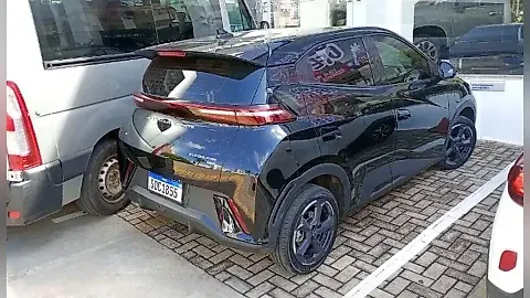 Foto de um byd dolphin mini