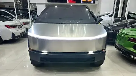 Foto de um tesla cybertruck
