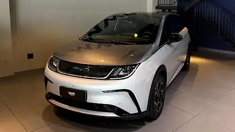 Foto de um byd dolphin plus