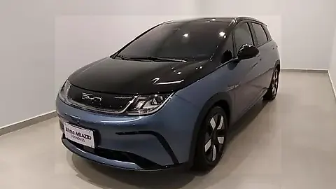 Foto de um byd dolphin plus