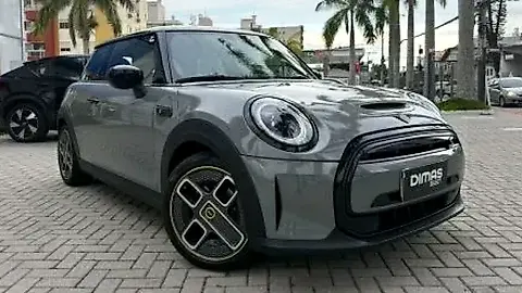 Foto de um mini cooper se