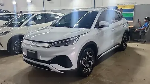 Foto de um byd yuan plus