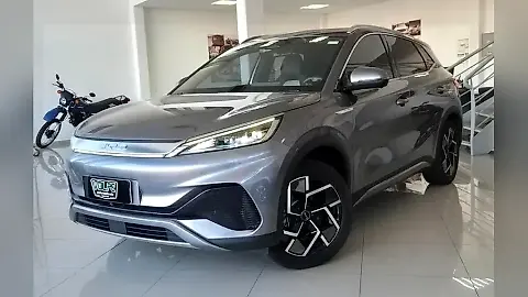 Foto de um byd yuan plus
