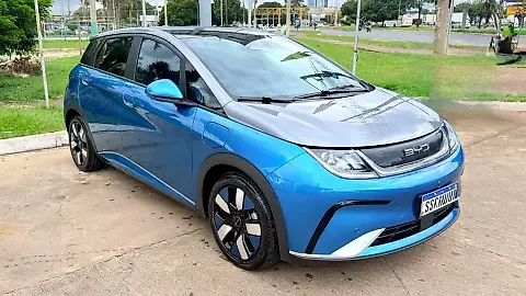 Foto de um byd dolphin plus