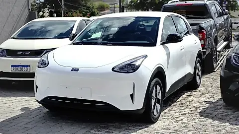 Foto de um geely ex2