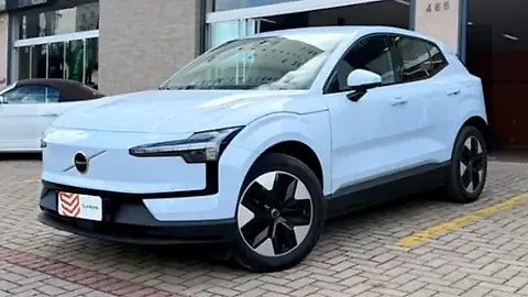 Foto de um volvo ex30