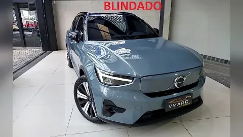 Foto de um volvo xc40 recharge