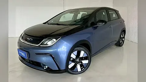 Foto de um byd dolphin plus