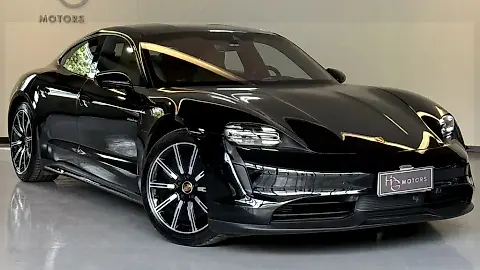 Foto de um porsche taycan