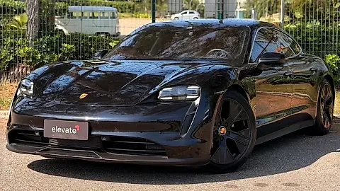 Foto de um porsche taycan