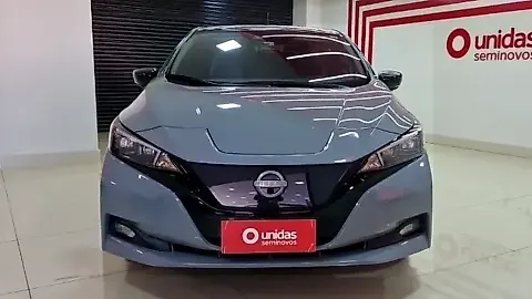 Foto de um nissan leaf