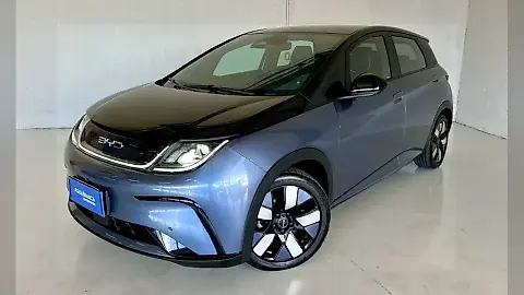 Foto de um byd dolphin plus