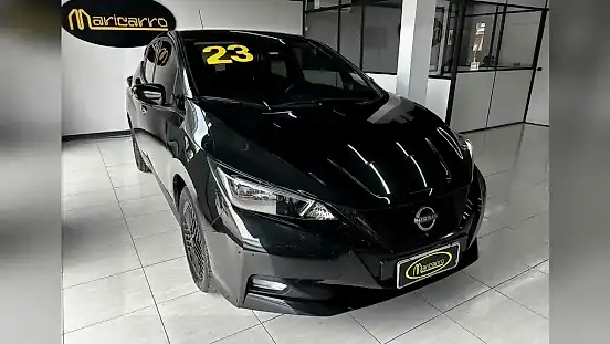 Foto de um nissan leaf