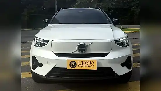 Foto de um volvo xc40