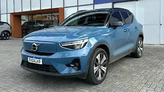 Foto de um volvo xc40 recharge