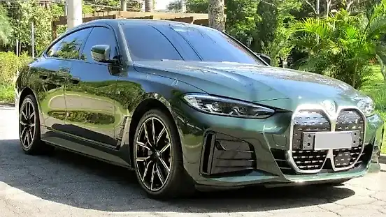 Foto de um bmw i4 edrive35