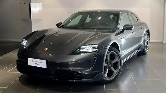Foto de um porsche taycan