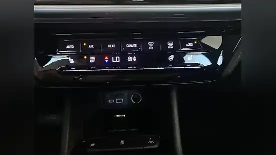 Foto de um chevrolet bolt euv