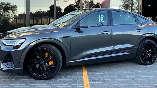 Foto de um audi e-tron sportback
