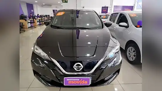 Foto de um nissan leaf