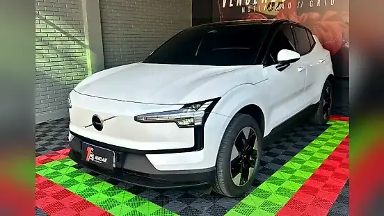 Foto de um volvo ex30