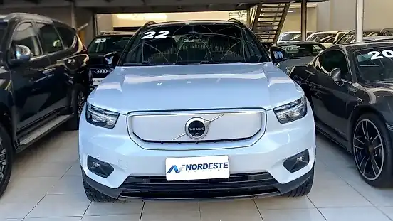 Foto de um volvo xc40 recharge