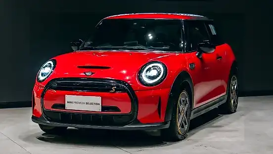 Foto de um mini cooper se