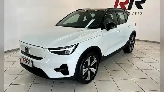 Foto de um volvo xc40 recharge