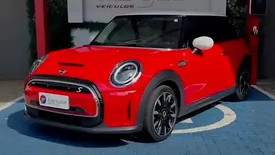 Foto de um mini cooper se