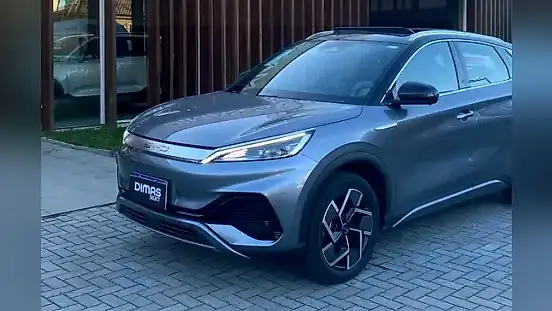 Foto de um byd yuan plus