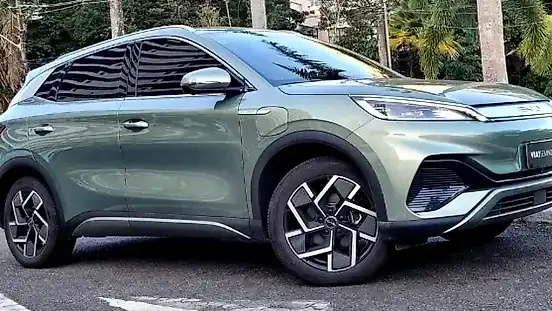 Foto de um byd yuan plus